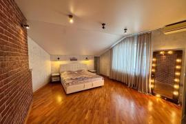 Дом 240 кв.м. на участке 3 сот.