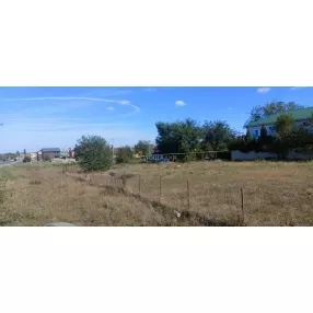 Участок под коммерцию 23 сотки.